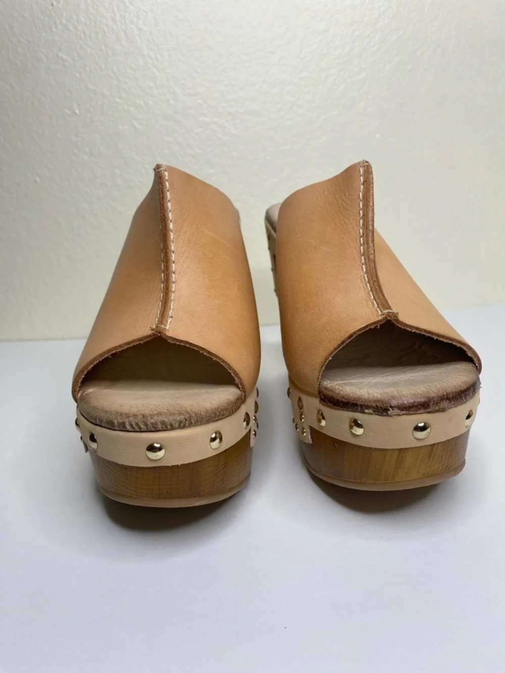 Chinese Laundry Women's Tan Leather Studded Platform Peep Toe Mules - Picture 2 of 14